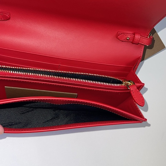 NWT BURBERRY HENLEY RED LOGO EMBOSSED LEATHER FLAP CROSSBODY STRAP CLUTCH BAG - Picture 9 of 13